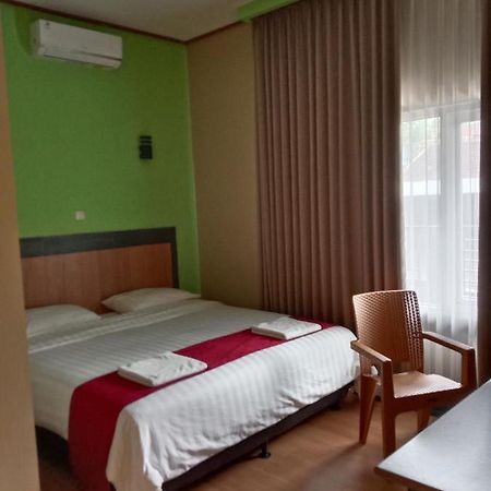 The New Orlinds Guest House Wonosari Bagian luar foto