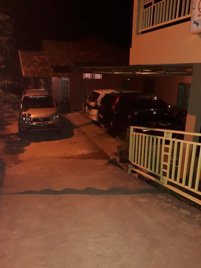 The New Orlinds Guest House Wonosari Bagian luar foto