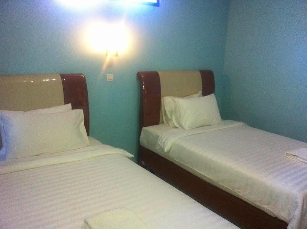 The New Orlinds Guest House Wonosari Bagian luar foto