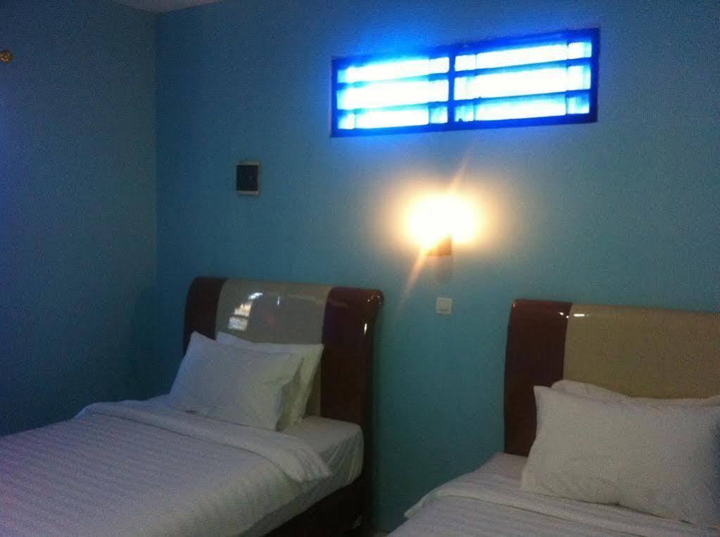 The New Orlinds Guest House Wonosari Bagian luar foto